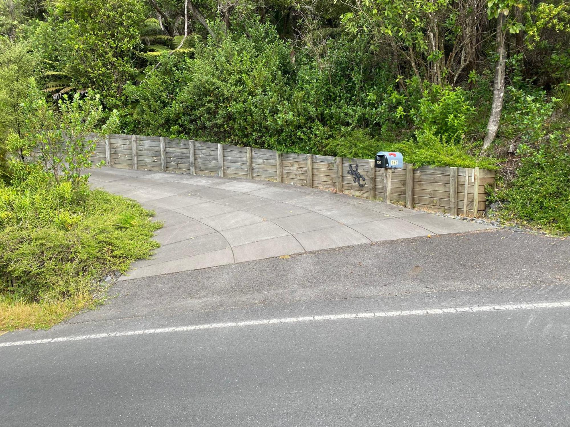 Вилла Te Henga Hideaway Bethells Beach Экстерьер фото
