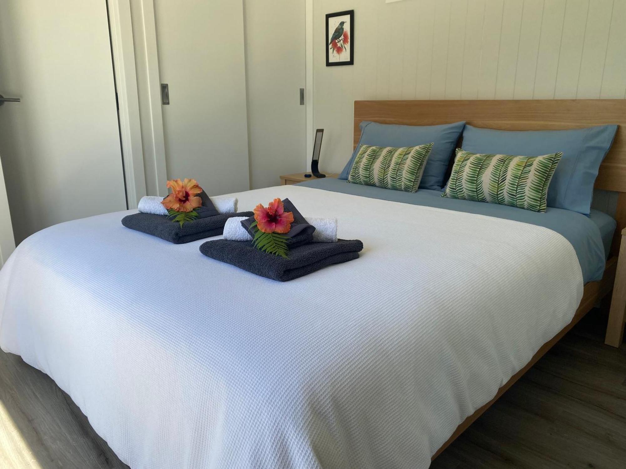 Вилла Te Henga Hideaway Bethells Beach Экстерьер фото